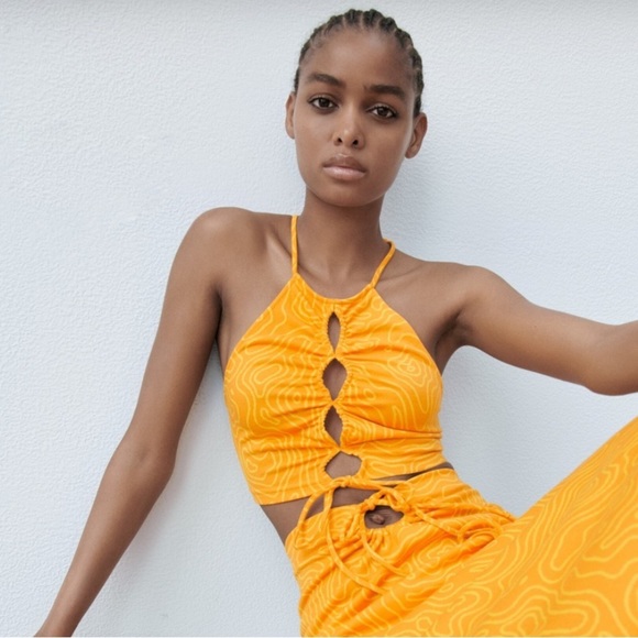 Zara large jacquard halter keyhole top. - Picture 12 of 13